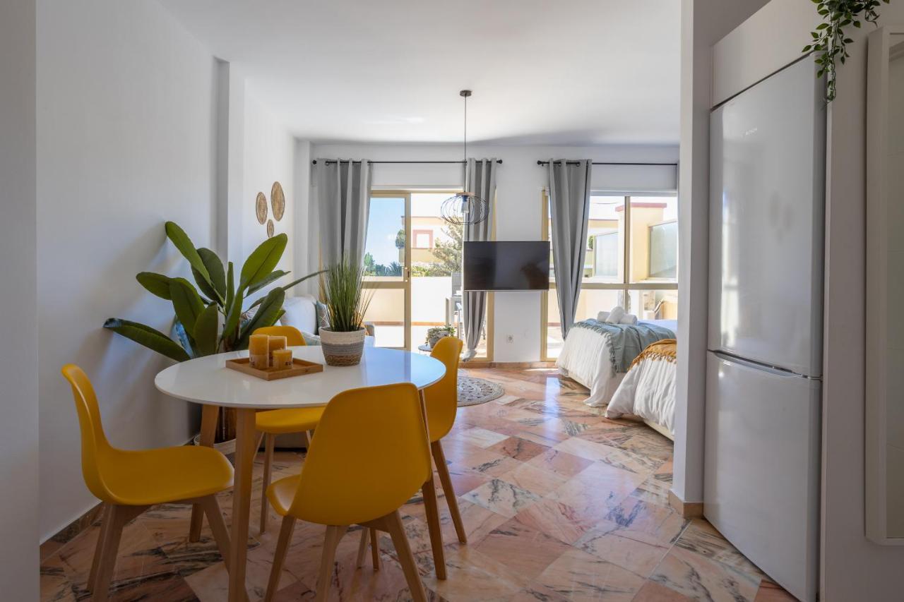 Oleholidays 225 Romana Playa Junto Al Mar Marbella Buitenkant foto